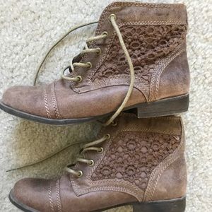 Size 6 Lace Brown Booties